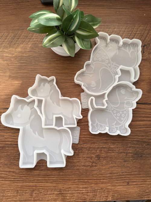 Cast'N'Clay silicone horse mold kit in large and medium sizes