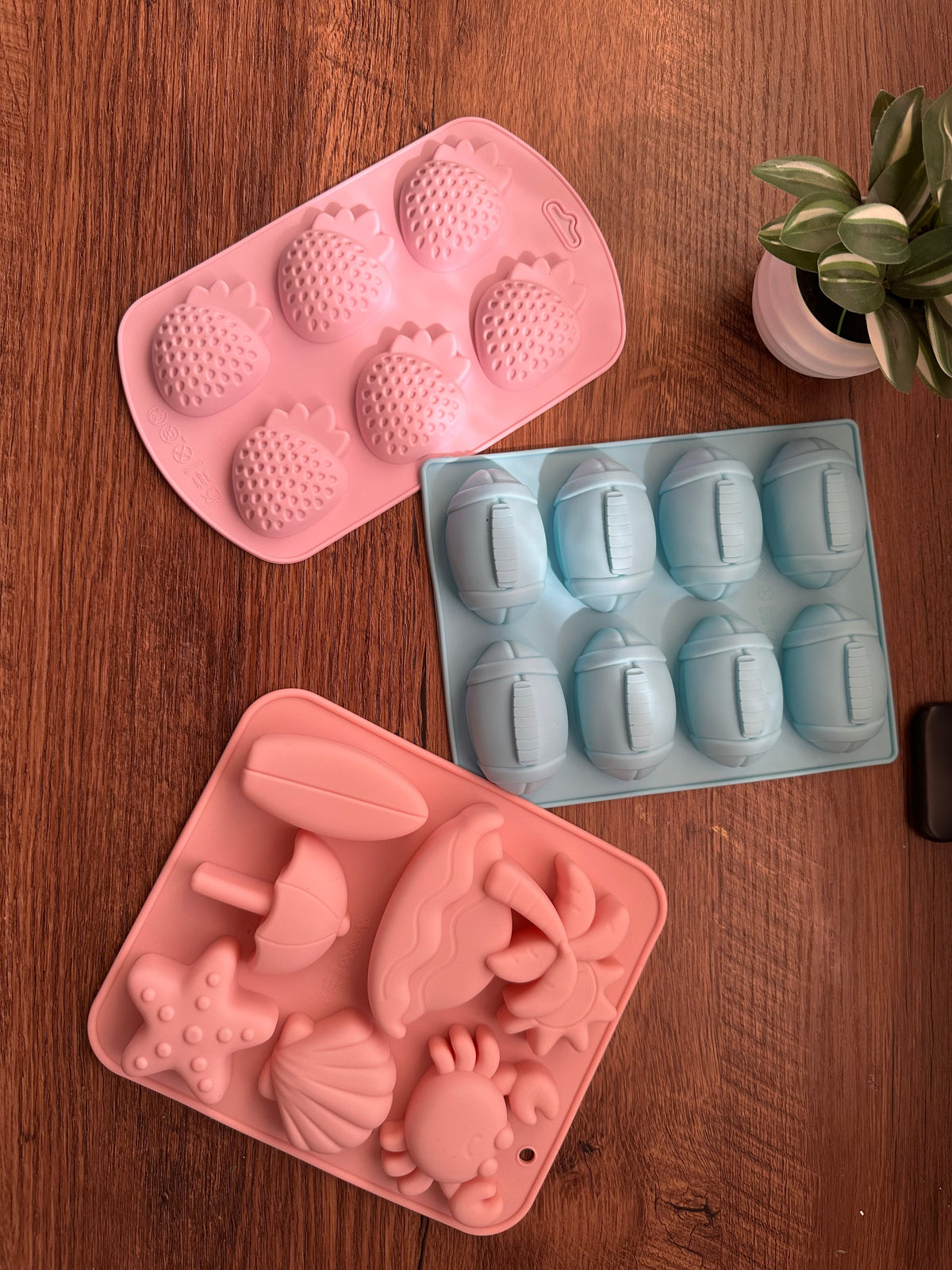 Cast'N'Clay silicone football mold kit medium size
